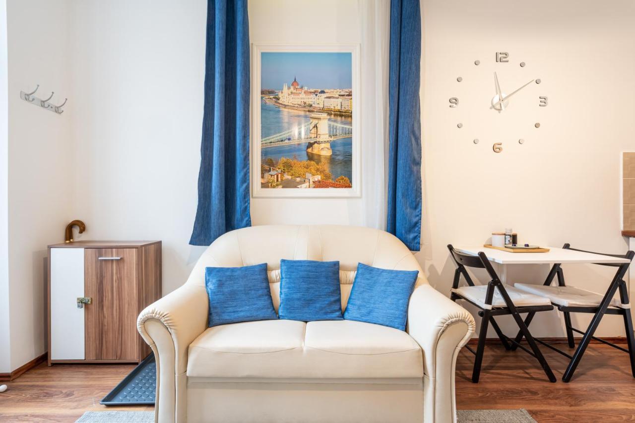 Life On The Blue Studio Budapest Luaran gambar